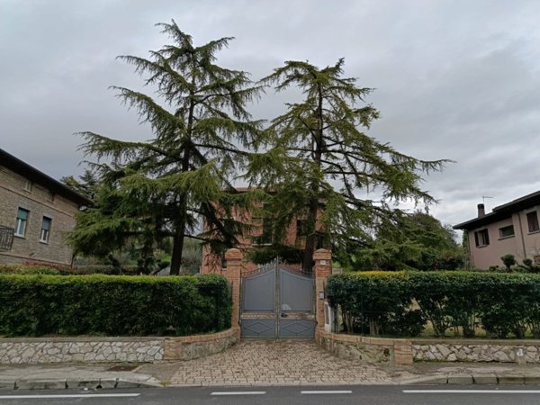 casa indipendente in vendita a Perugia in zona Centro Città
