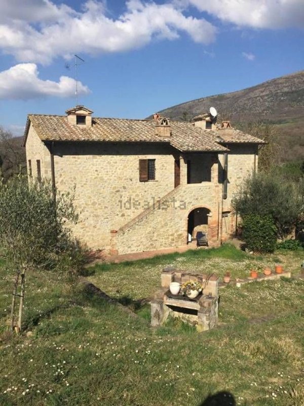 quadrivano in vendita a Perugia in zona Colle Umberto I