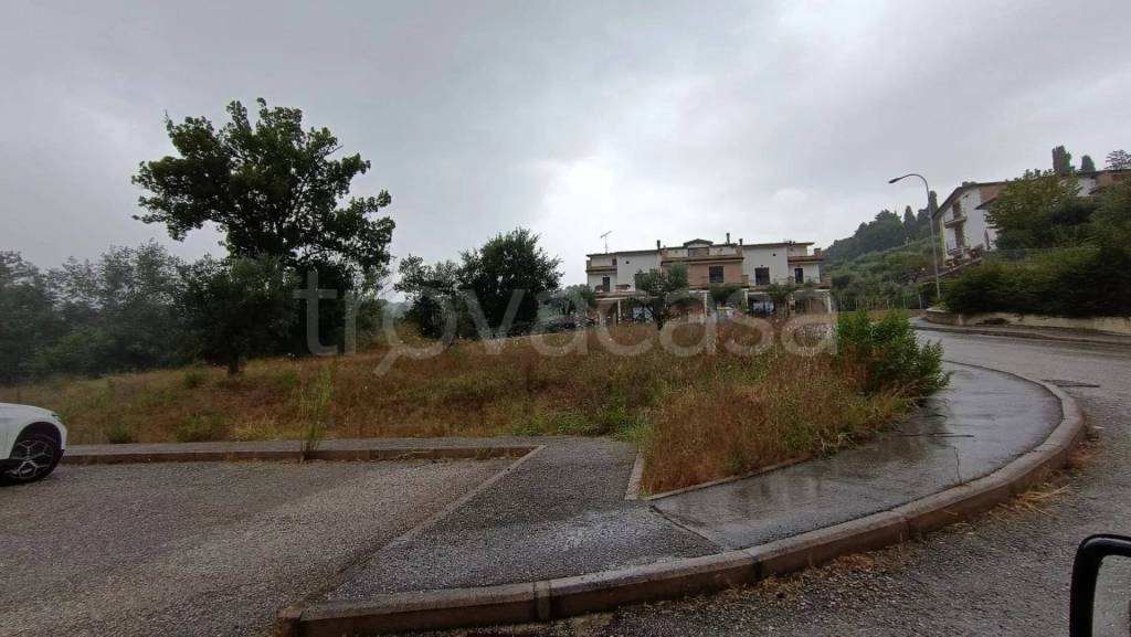 terreno agricolo in vendita a Perugia in zona Piccione