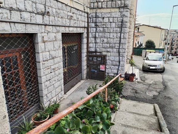 locale commerciale in vendita a Perugia in zona Filosofi