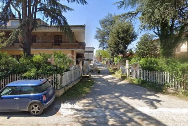locale di sgombero in vendita a Perugia in zona Ponte San Giovanni