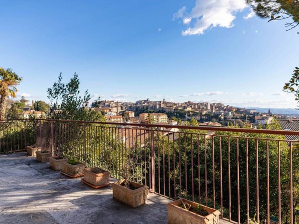 casa indipendente in vendita a Perugia in zona Elce