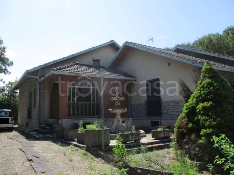 casa indipendente in vendita a Perugia in zona Ferro di Cavallo