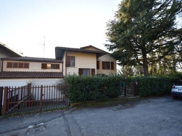 casa indipendente in vendita a Perugia in zona Montelaguardia