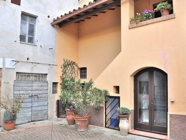 casa indipendente in vendita a Perugia in zona Mugnano