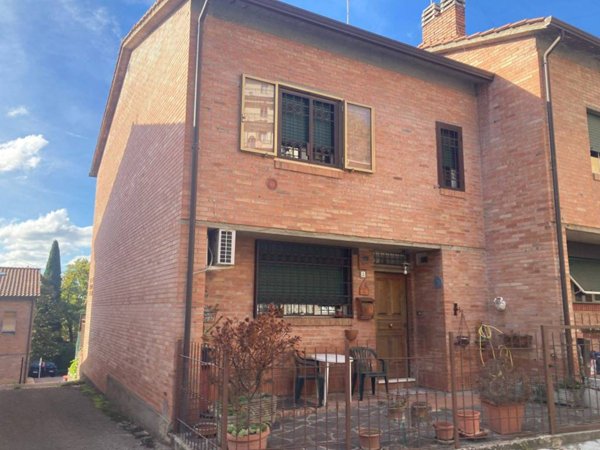 casa indipendente in vendita a Perugia in zona Elce