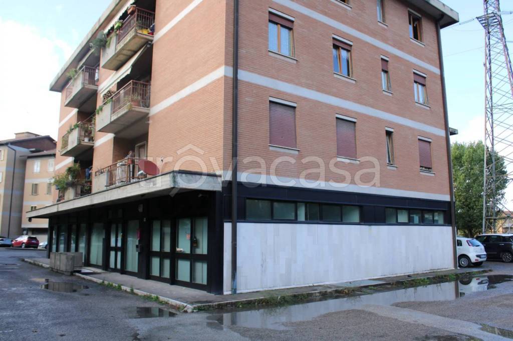 negozio in vendita a Perugia in zona Prepo
