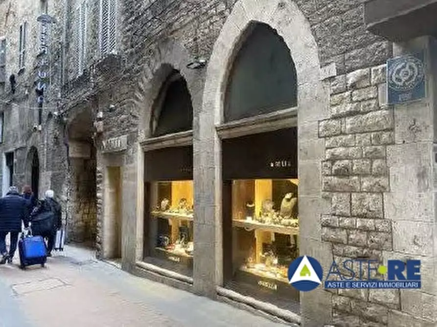 negozio in vendita a Perugia in zona Centro Città