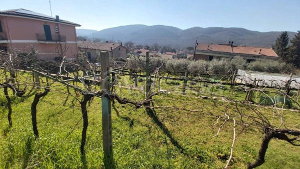 terreno agricolo in vendita a Perugia in zona Cenerente