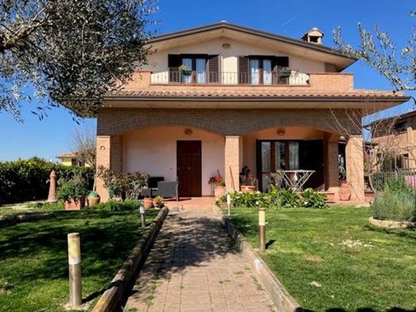casa indipendente in vendita a Perugia in zona Pila