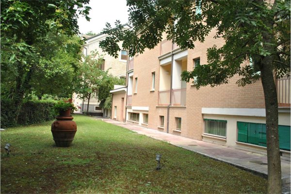 negozio in vendita a Perugia in zona Centro Città