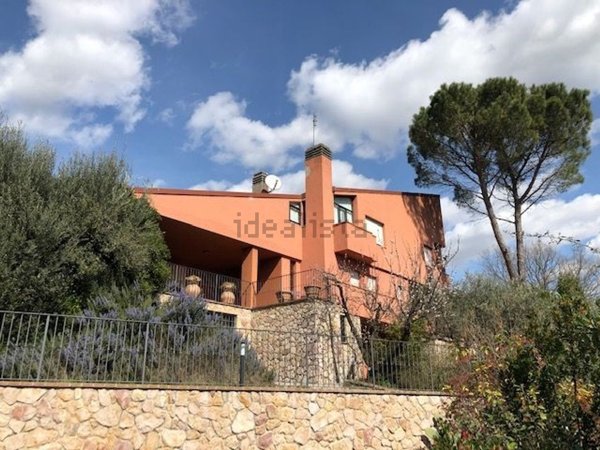 casa indipendente in vendita a Perugia in zona Monteluce