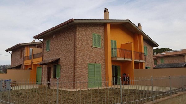 casa indipendente in vendita a Perugia in zona Santa Maria Rossa