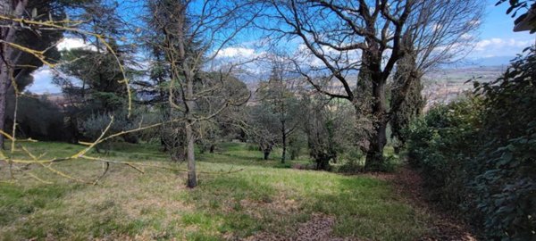 terreno agricolo in vendita a Perugia in zona Casaglia