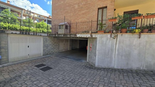 negozio in vendita a Perugia in zona Madonna Alta