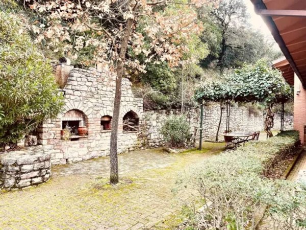 casa indipendente in vendita a Perugia in zona Elce