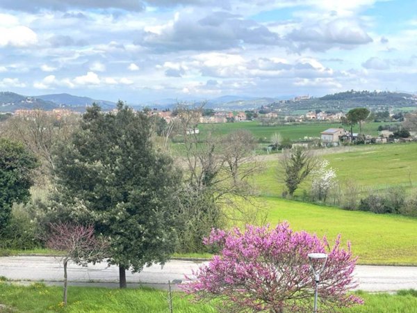 casa indipendente in vendita a Perugia in zona Pila