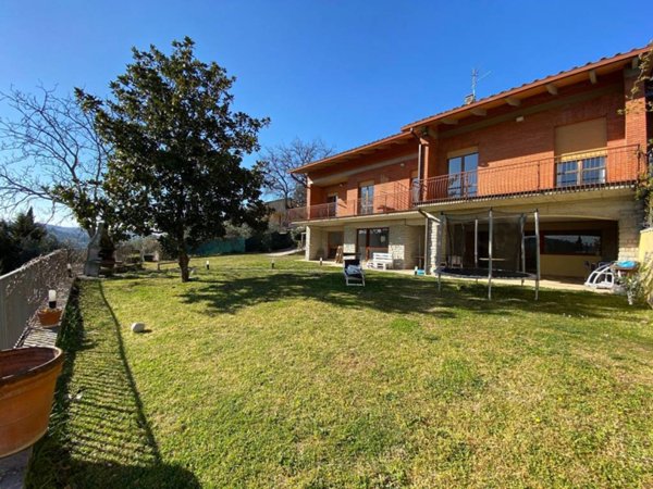 casa indipendente in vendita a Perugia in zona Montelaguardia