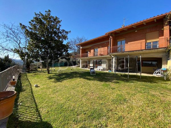 casa indipendente in vendita a Perugia in zona Montelaguardia