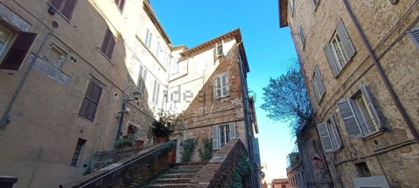 appartamento in vendita a Perugia in zona Centro Città