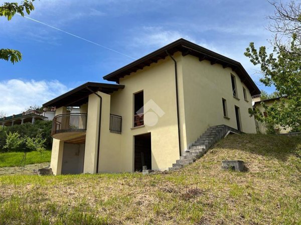 casa indipendente in vendita a Perugia in zona Cordigliano