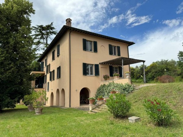 casa indipendente in vendita a Perugia in zona Collestrada