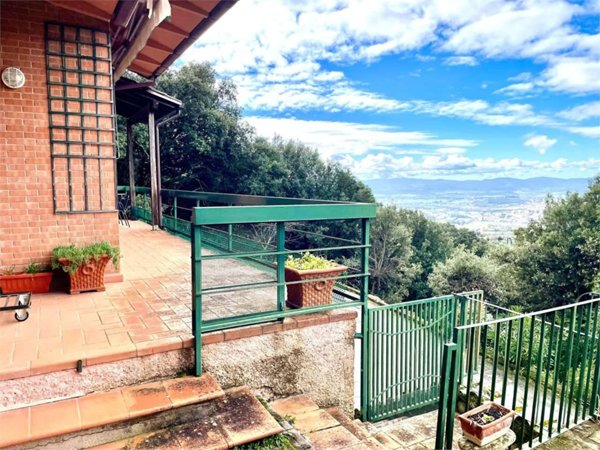 casa indipendente in vendita a Perugia