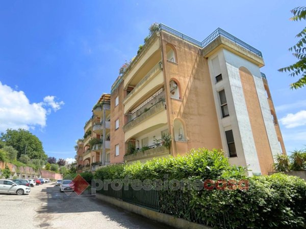 appartamento in vendita a Perugia in zona Montelaguardia