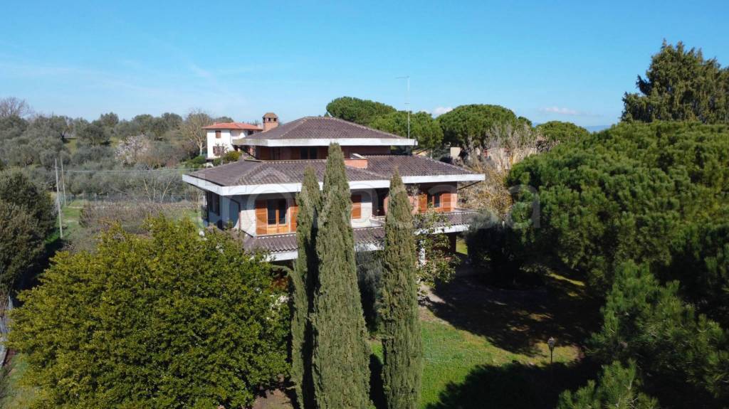 casa indipendente in vendita a Perugia in zona Castiglione del Lago