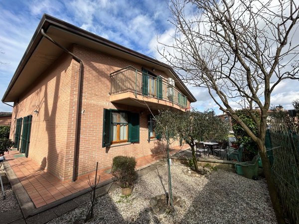 casa indipendente in vendita a Perugia in zona Pila