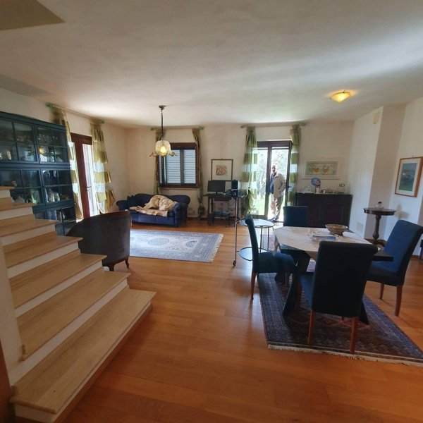 casa indipendente in vendita a Perugia in zona Montebello
