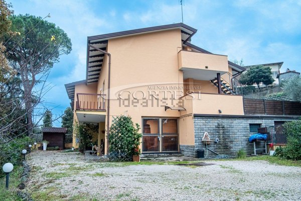 casa indipendente in vendita a Perugia