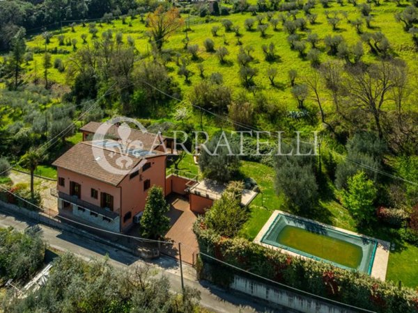 casa indipendente in vendita a Perugia in zona Montelaguardia