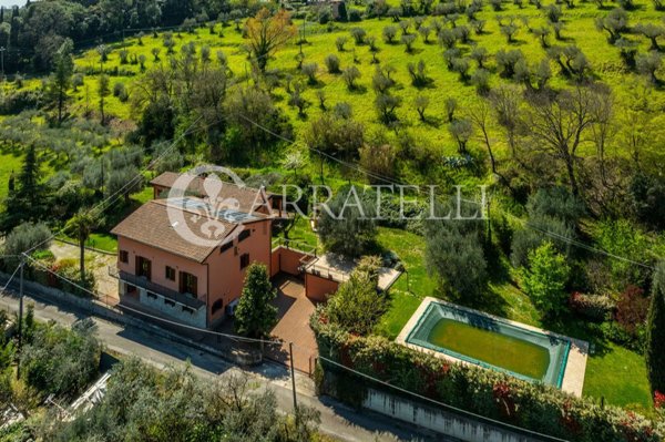 casa indipendente in vendita a Perugia in zona Centro Città