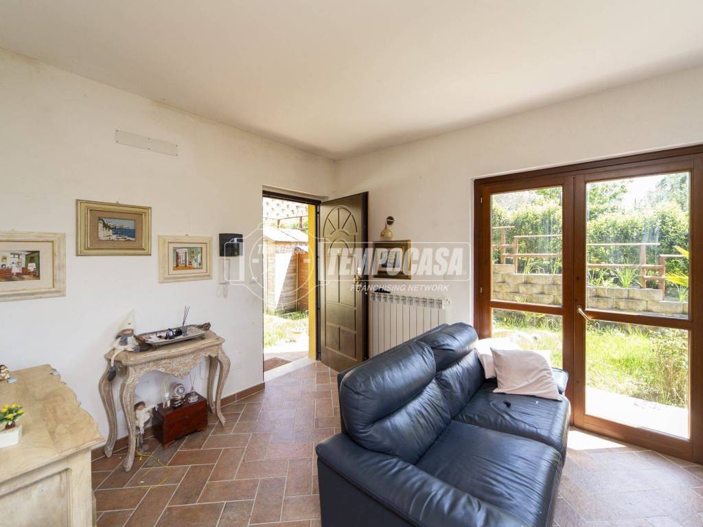 casa indipendente in vendita a Perugia in zona Cordigliano