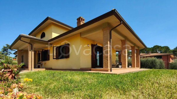 casa indipendente in vendita a Perugia in zona Pila
