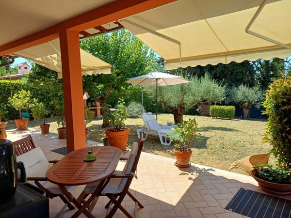 casa indipendente in vendita a Perugia in zona Montebello
