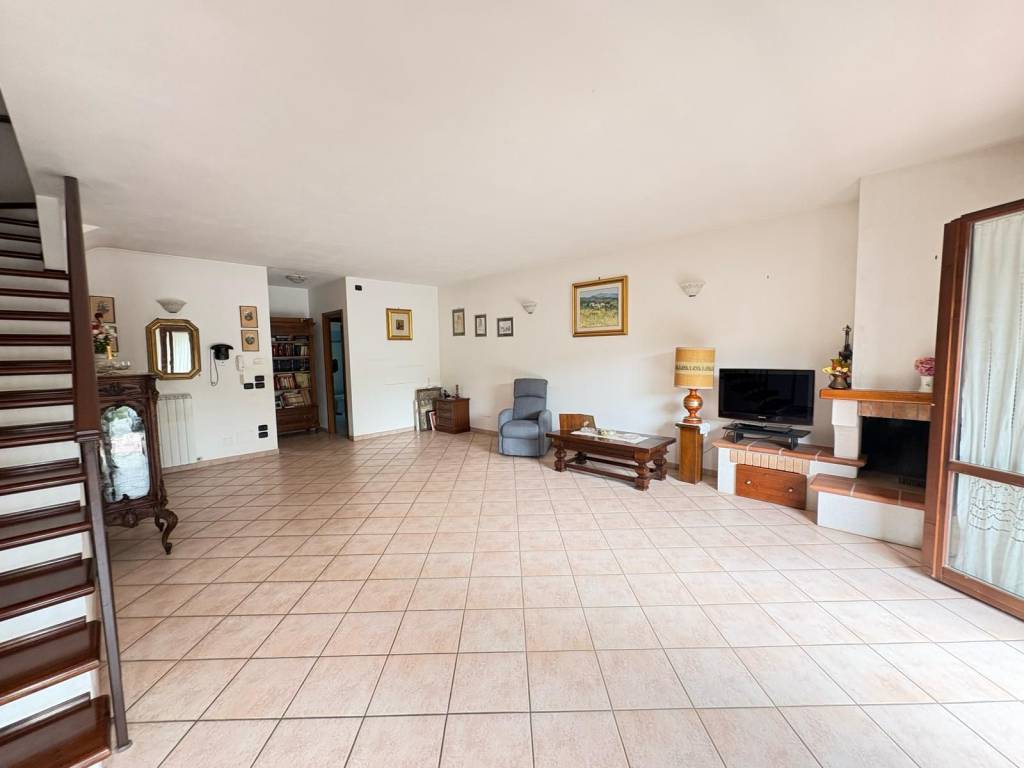 casa indipendente in vendita a Perugia in zona Canneto