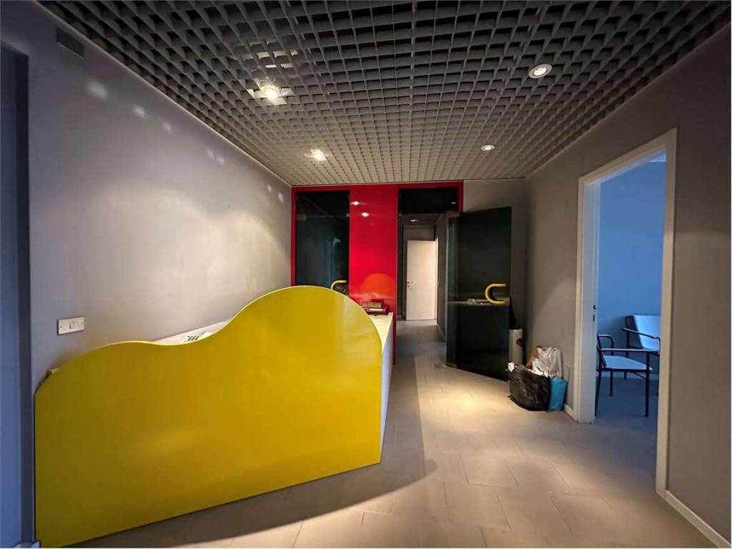 ufficio in vendita a Perugia in zona Madonna Alta