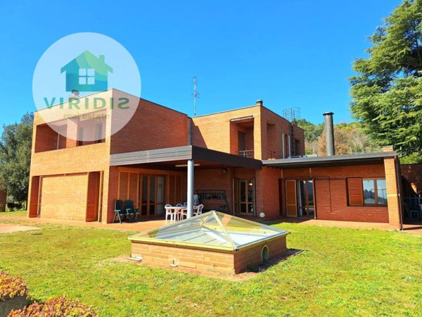 casa indipendente in vendita a Perugia in zona Ferro di Cavallo