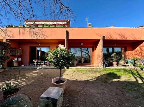 casa indipendente in vendita a Perugia in zona Casaglia