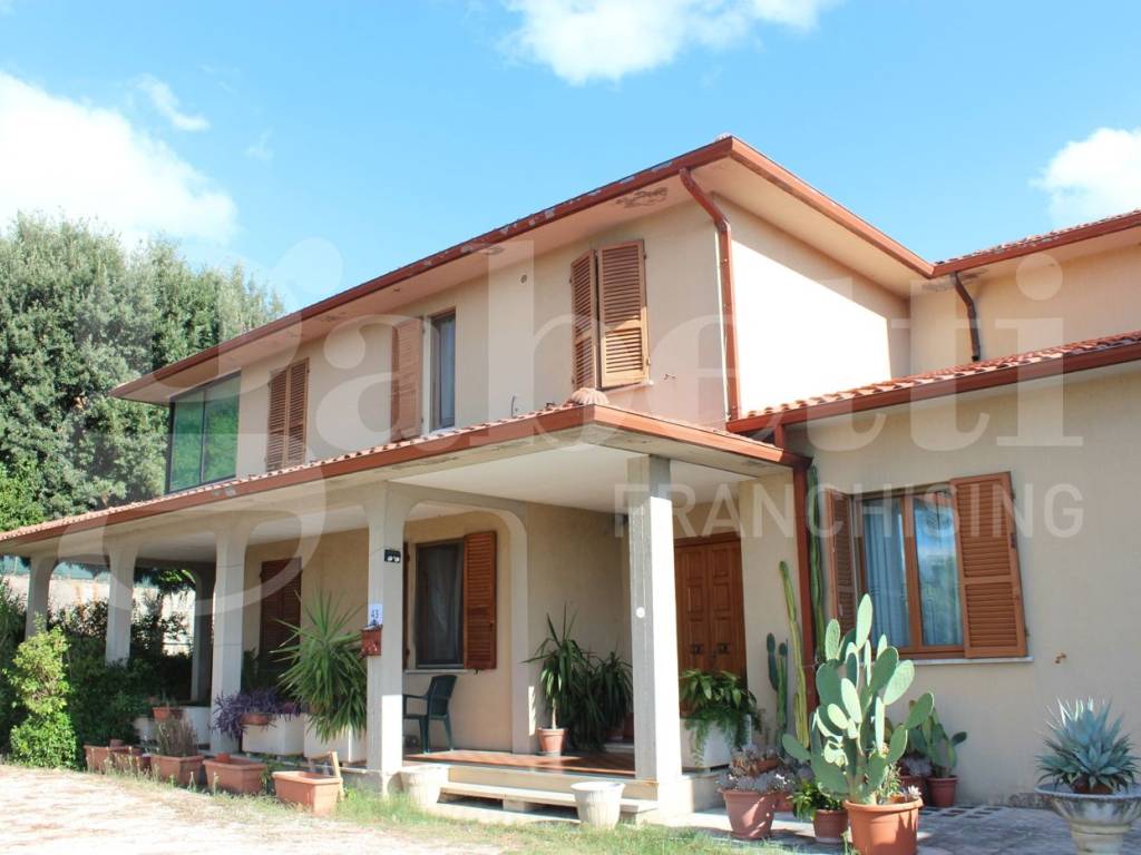 casa indipendente in vendita a Perugia in zona Ponte Valleceppi