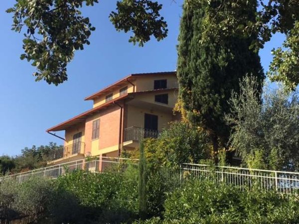 casa indipendente in vendita a Perugia in zona Villa Pitignano