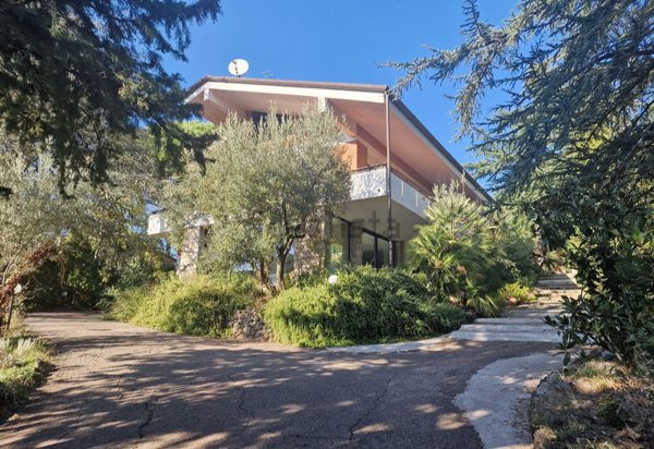 casa indipendente in vendita a Perugia in zona Centro Città