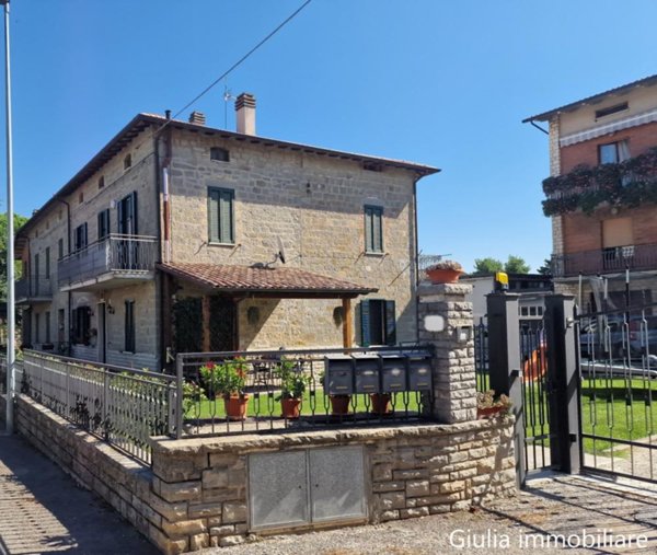 casa indipendente in vendita a Perugia in zona Ripa