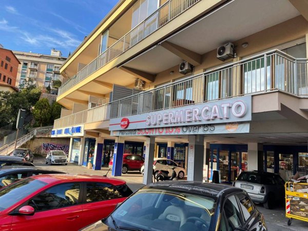 negozio in vendita a Perugia in zona Elce