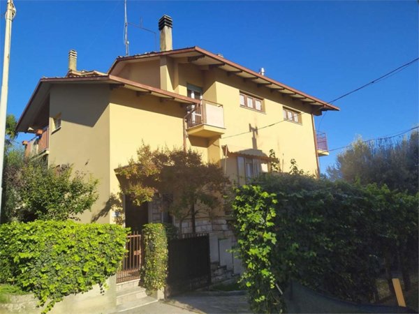 casa indipendente in vendita a Perugia in zona Montebello