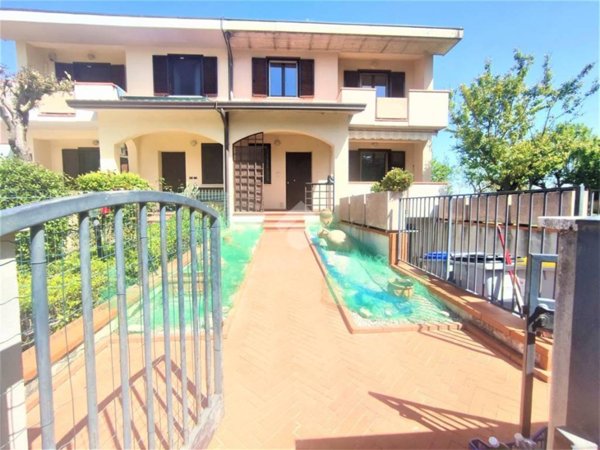 casa indipendente in vendita a Perugia in zona Pila