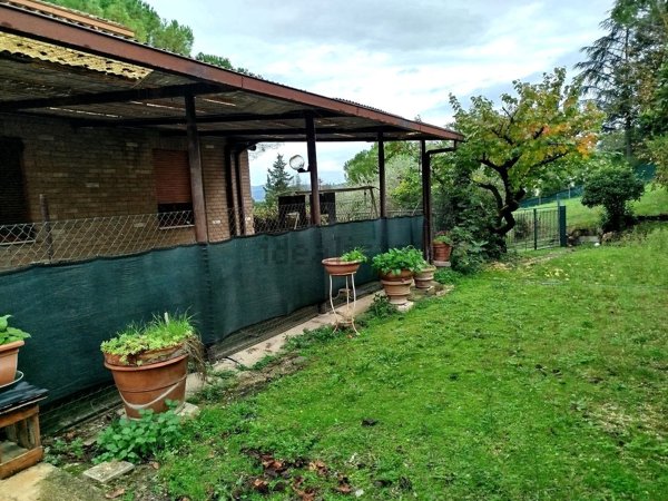 casa indipendente in vendita a Perugia in zona Cenerente