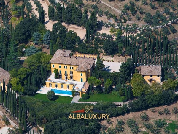 casa indipendente in vendita a Perugia in zona Ferro di Cavallo